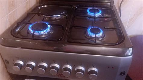 do gas cookers use electricity